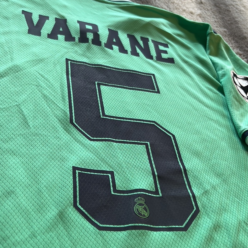 Real Madrid #5 Raphael Varane 2018-19 Adidas UEFA Champions League Away Jersey - Picture 9 of 9